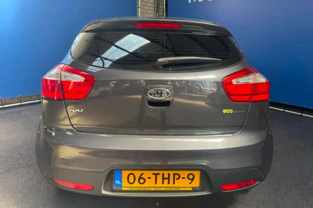 Kia Rio (2012) thumbnail 10