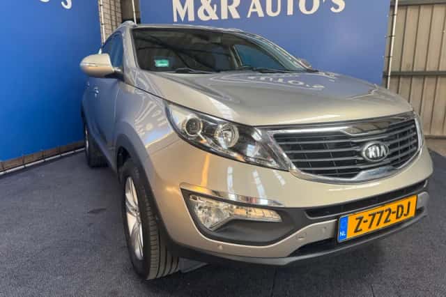 Kia Sportage (2012) thumbnail 2
