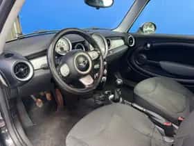 MINI Clubman (2009) thumbnail 12