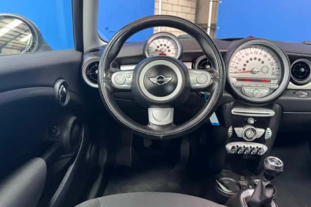 MINI Clubman (2009) thumbnail 14