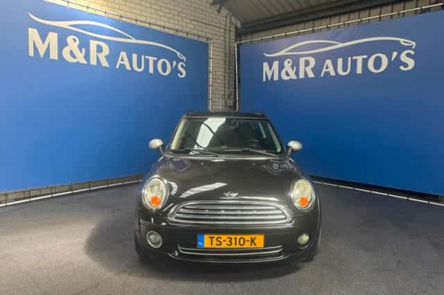 MINI Clubman (2009) thumbnail 3