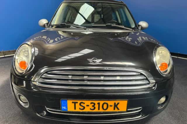 MINI Clubman (2009) thumbnail 4