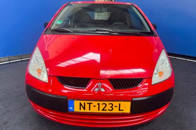 Mitsubishi Colt (2008) thumbnail 4