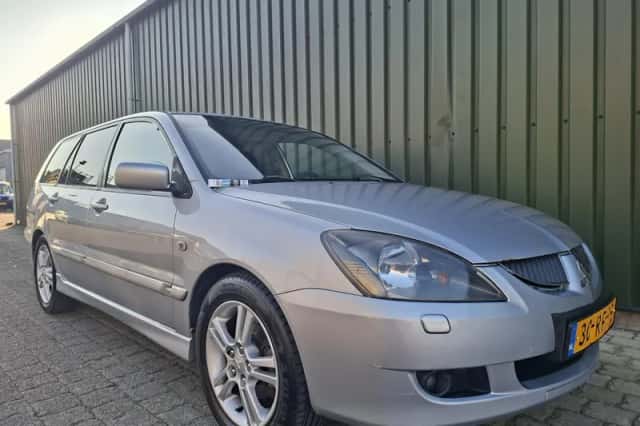 Mitsubishi Lancer (2005) thumbnail 2