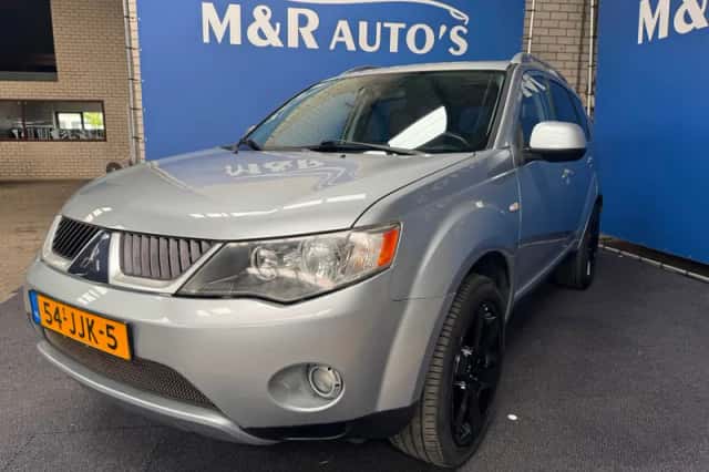 Mitsubishi Outlander (2009) thumbnail 1