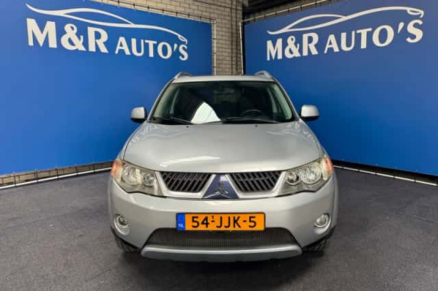 Mitsubishi Outlander (2009) thumbnail 3