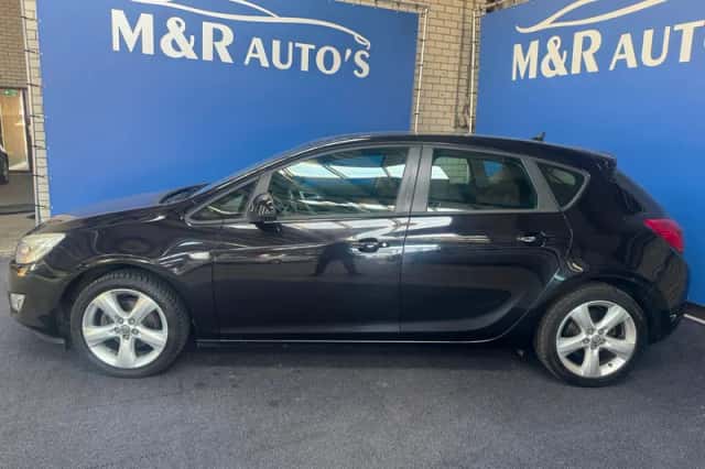 Opel Astra (2009) thumbnail 5