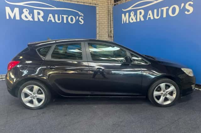 Opel Astra (2009) thumbnail 6
