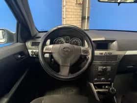 Opel Astra (2005) thumbnail 14