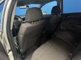 Opel Astra (2005) thumbnail 16