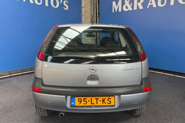 Opel Corsa (2003) thumbnail 10