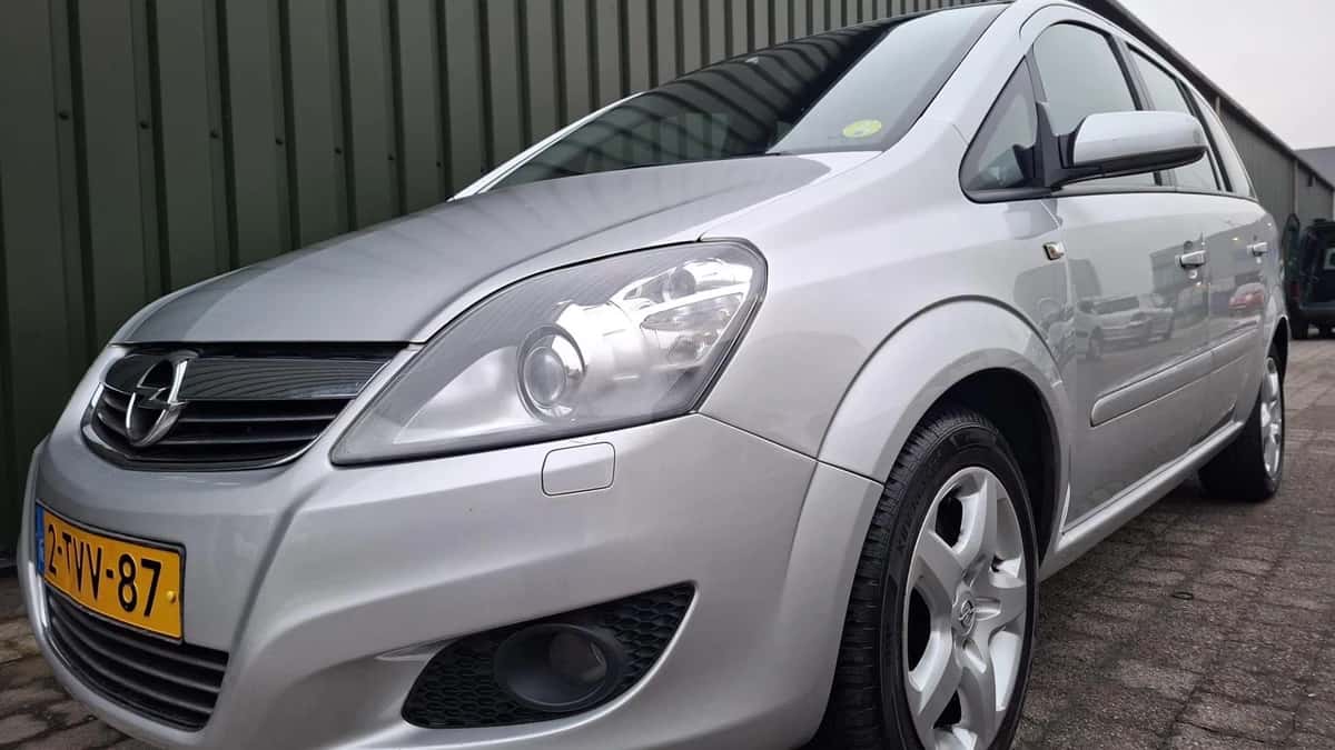 Opel Zafira (2008) — foto 1
