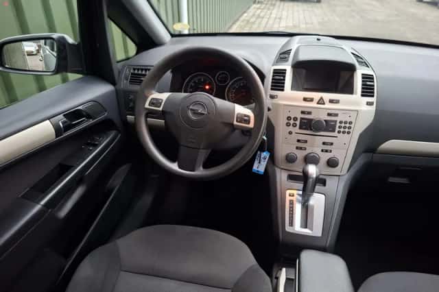 Opel Zafira (2008) thumbnail 13