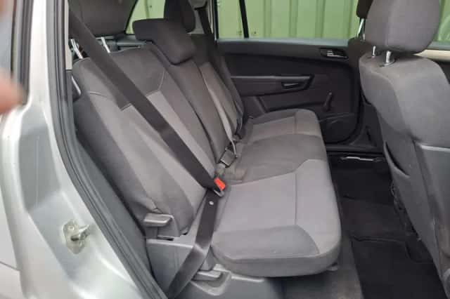 Opel Zafira (2008) thumbnail 15
