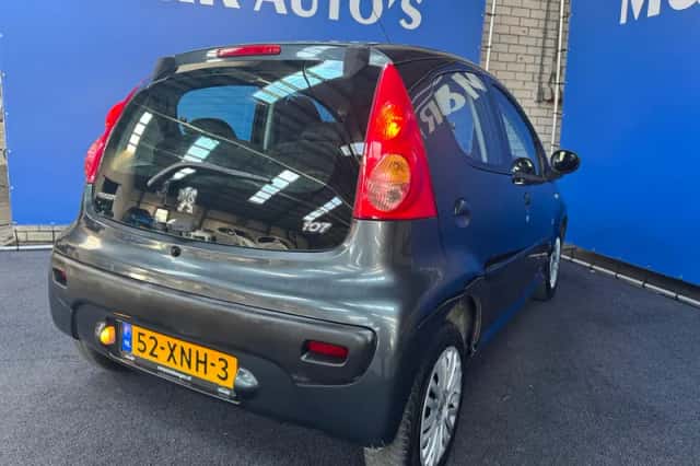 Peugeot 107 (2009) thumbnail 8