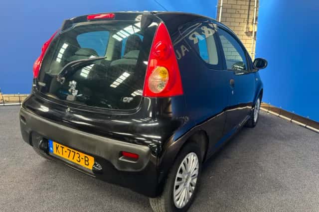 Peugeot 107 (2008) thumbnail 8