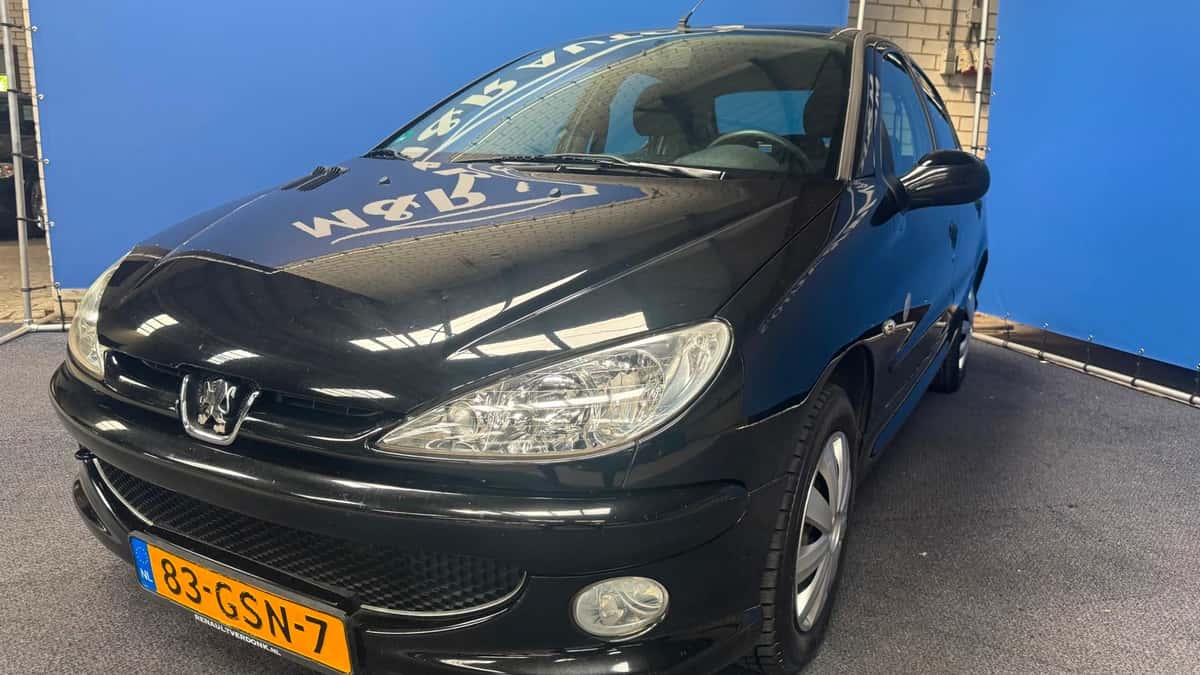 Peugeot 206 (2008) — foto 1