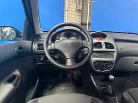 Peugeot 206 (2008) thumbnail 14