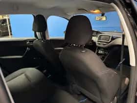 Peugeot 208 (2016) thumbnail 15