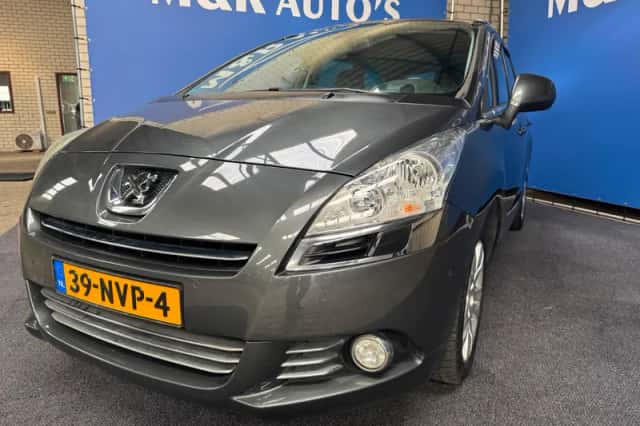 Peugeot 5008 (2011) thumbnail 1