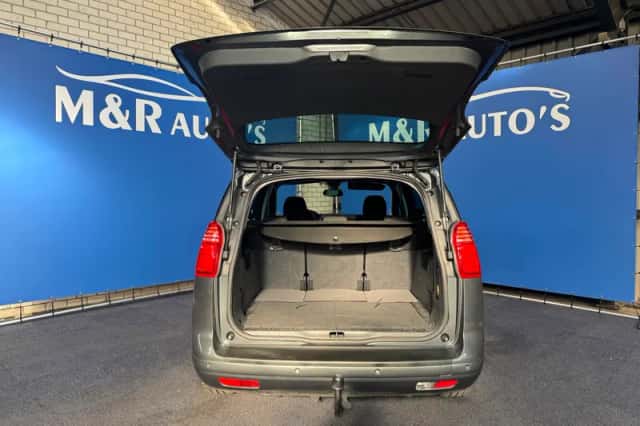 Peugeot 5008 (2011) thumbnail 11