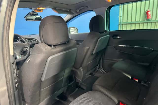 Peugeot 5008 (2011) thumbnail 16