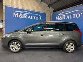 Peugeot 5008 (2011) thumbnail 6