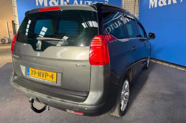 Peugeot 5008 (2011) thumbnail 8