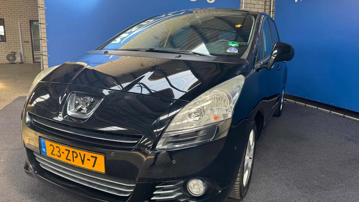 Peugeot 5008 (2013) — foto 1