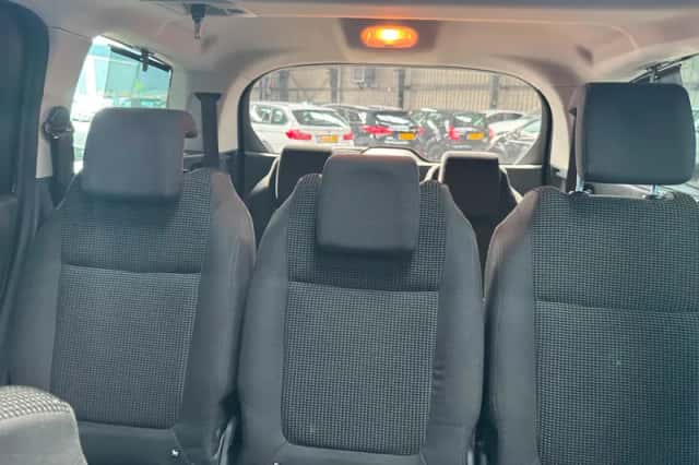 Peugeot 5008 (2013) thumbnail 17