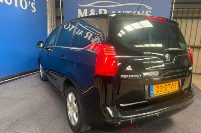 Peugeot 5008 (2013) thumbnail 7