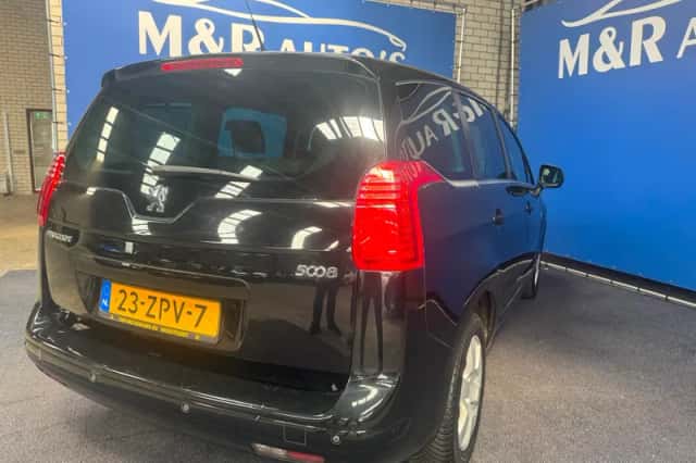 Peugeot 5008 (2013) thumbnail 8