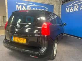 Peugeot 5008 (2013) thumbnail 8