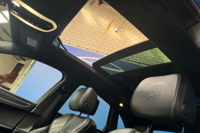 Porsche Macan (2017) thumbnail 12