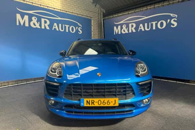 Porsche Macan (2017) thumbnail 3
