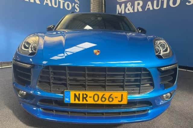 Porsche Macan (2017) thumbnail 4