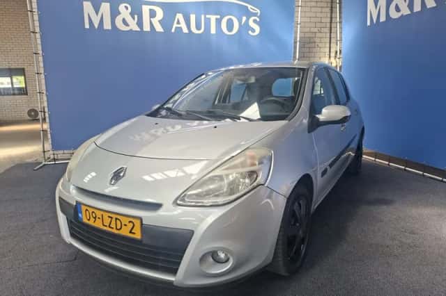 Renault Clio (2010) thumbnail 1