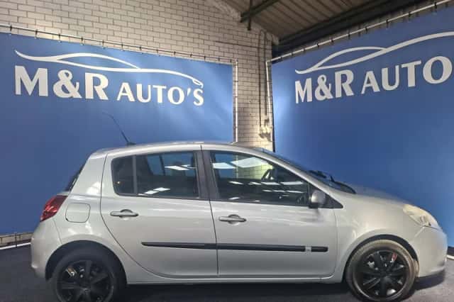 Renault Clio (2010) thumbnail 6