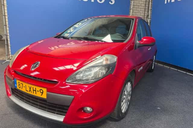 Renault Clio (2010) thumbnail 1