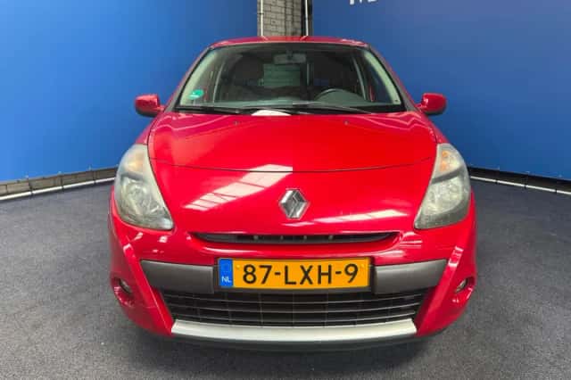 Renault Clio (2010) thumbnail 4