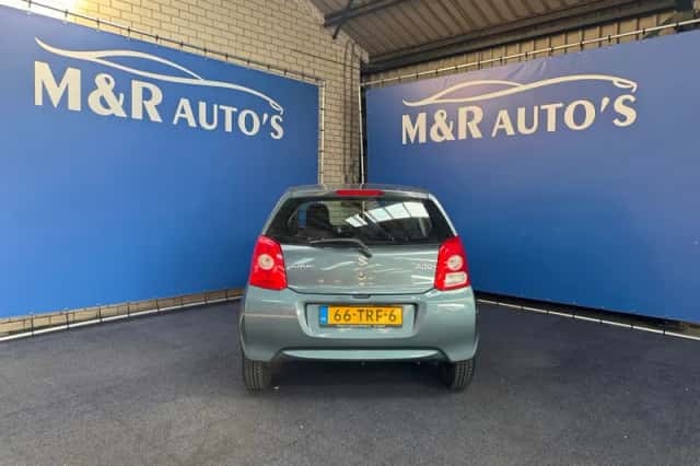Suzuki Alto (2012) thumbnail 9