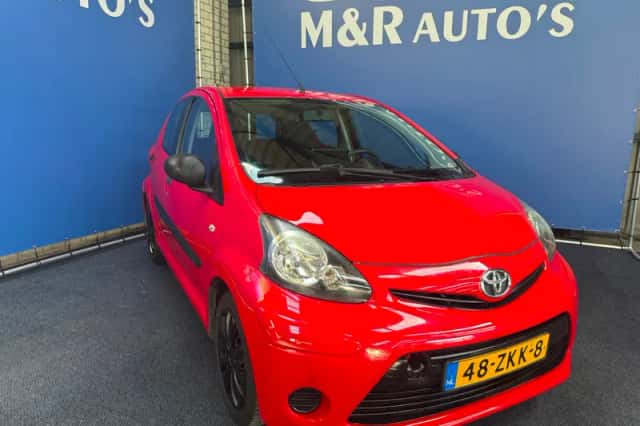 Toyota Aygo (2012) thumbnail 2