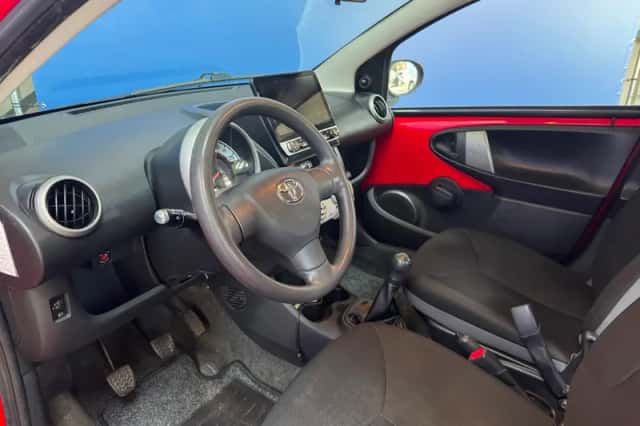 Toyota Aygo (2012) thumbnail 12