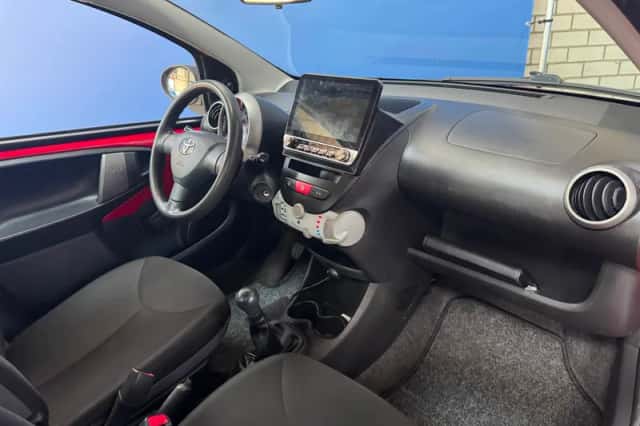 Toyota Aygo (2012) thumbnail 13