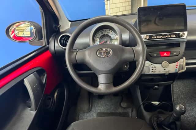 Toyota Aygo (2012) thumbnail 14