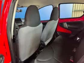 Toyota Aygo (2012) thumbnail 17