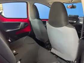 Toyota Aygo (2012) thumbnail 18