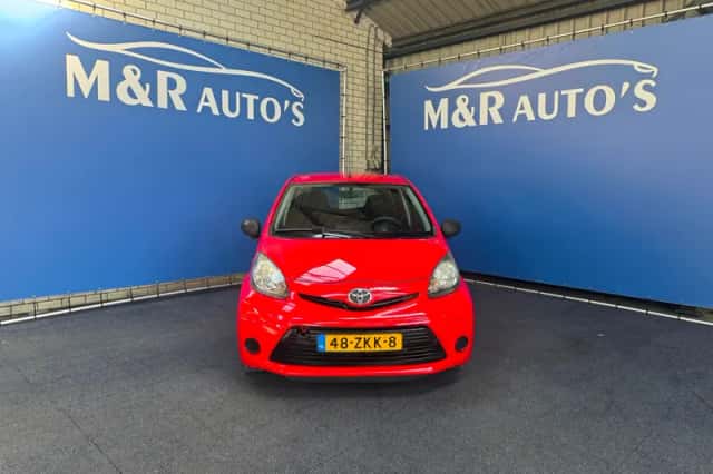 Toyota Aygo (2012) thumbnail 3