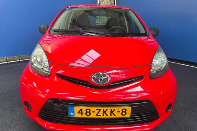 Toyota Aygo (2012) thumbnail 4