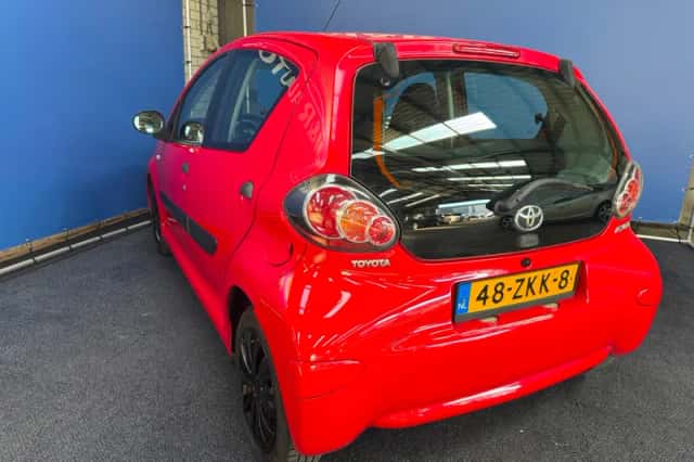 Toyota Aygo (2012) thumbnail 7